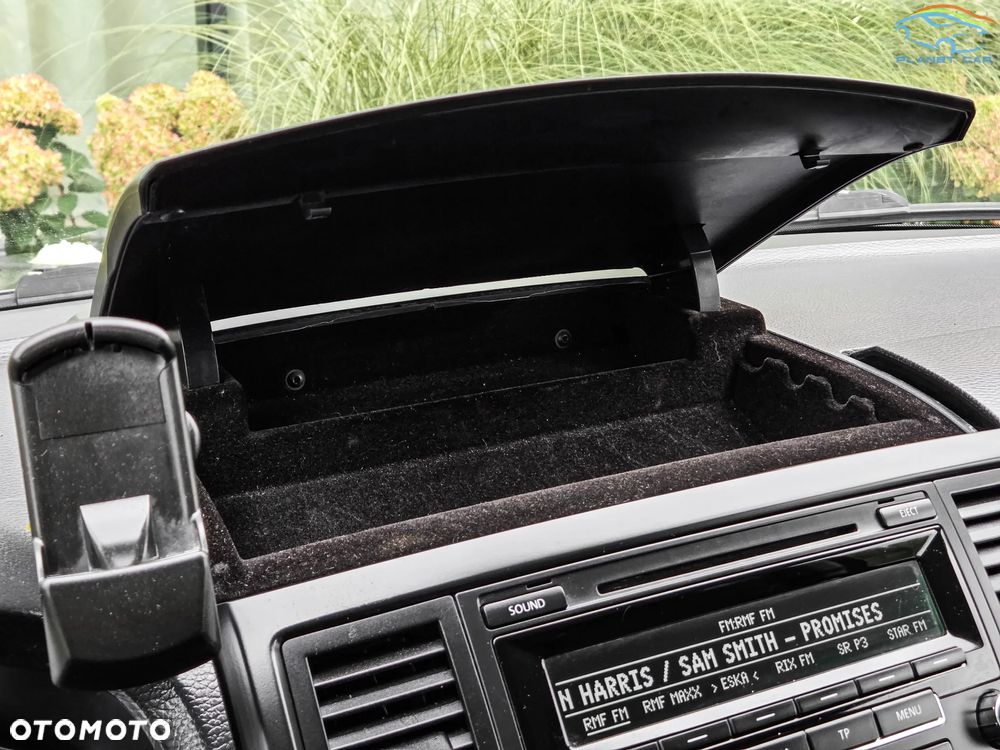 Volkswagen Multivan - 30