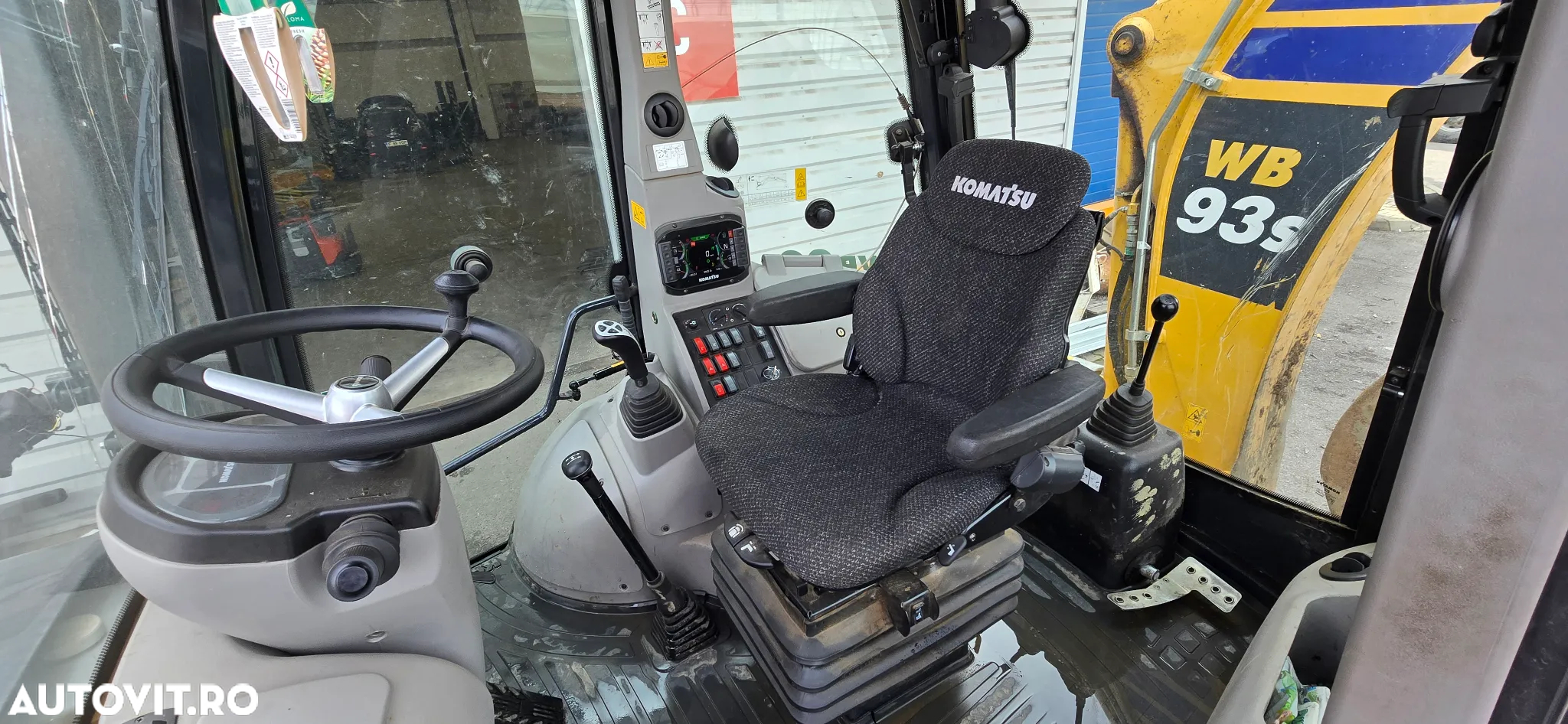 Komatsu Buldoexcavator Komatsu WB93S-8 - 8