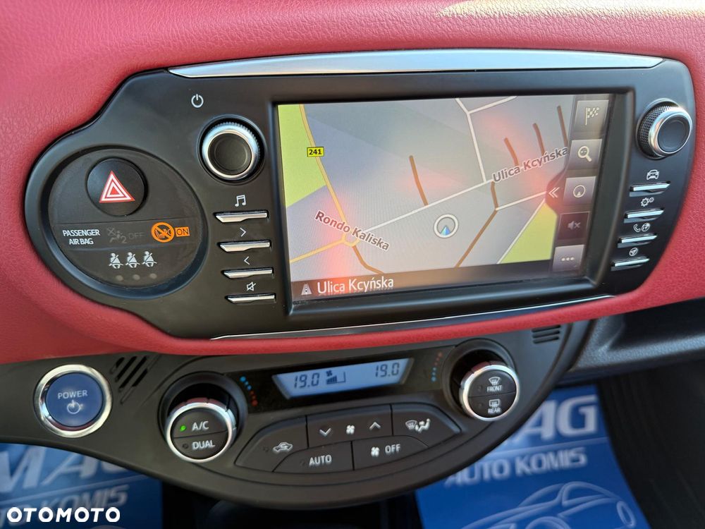 Toyota Yaris Hybrid 100 Active EU6 - 25