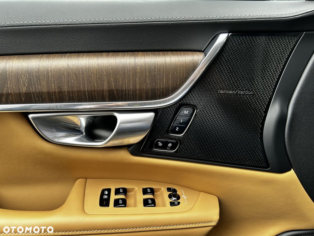 Volvo V90 Cross Country - 19