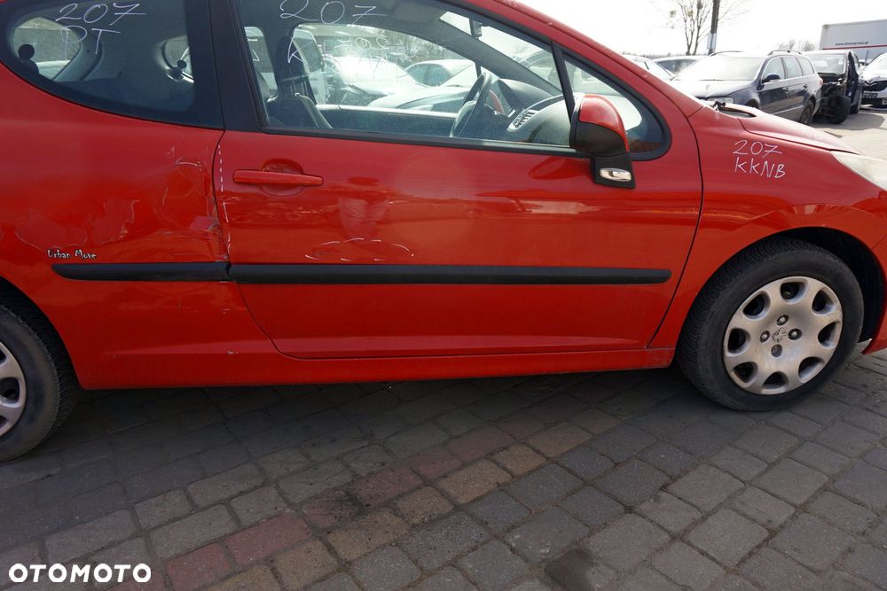 DRZWI PRZEDNIE PRAWE 207  3D HB KKNB  CZERWONY PEUGEOT 2006-2009 - 3
