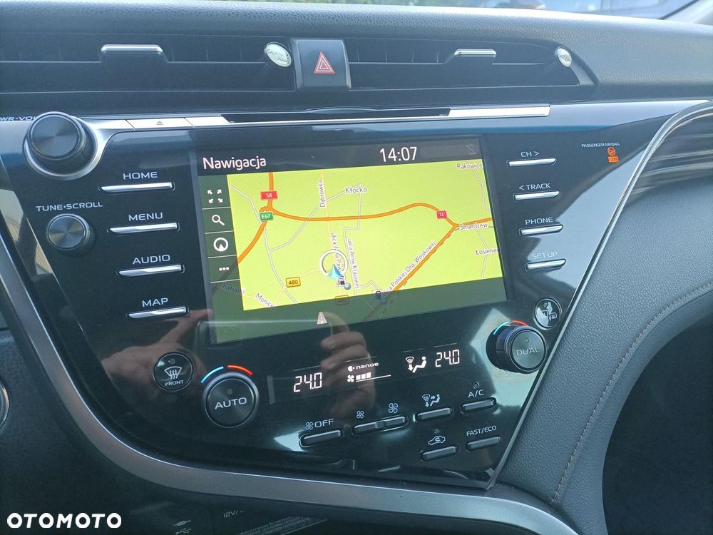 Toyota Camry 2.5 Hybrid Executive CVT - 16