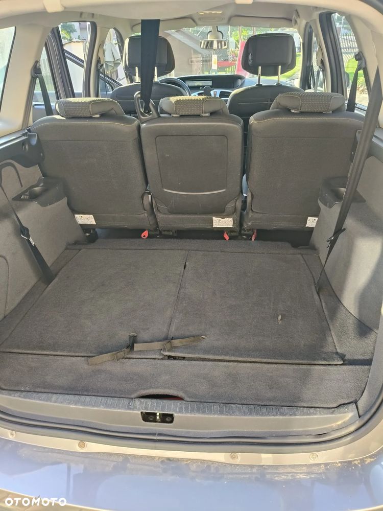 Renault Scenic 1.6 16V Confort Expression - 10