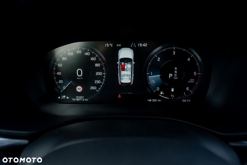 Volvo XC 60 B4 D AWD R-Design - 26
