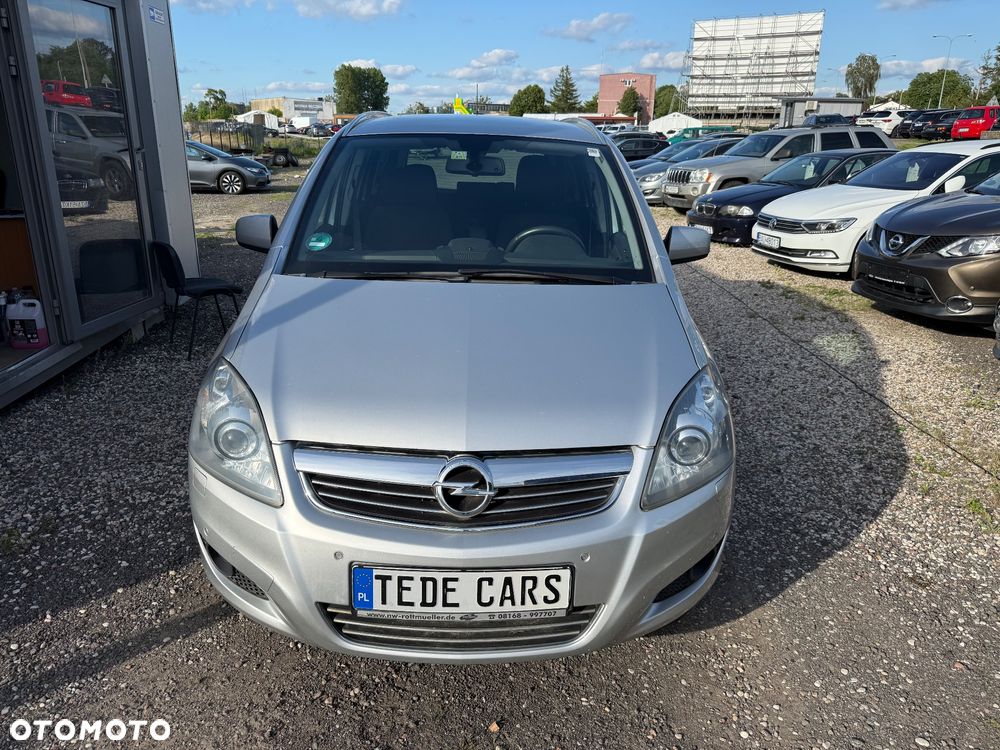 Opel Zafira 1.8 Cosmo - 9