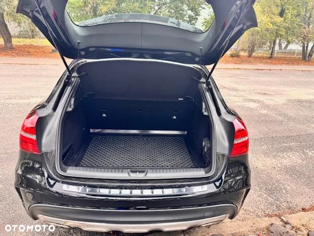 Mercedes-Benz GLA 180 7G-DCT AMG Line - 3