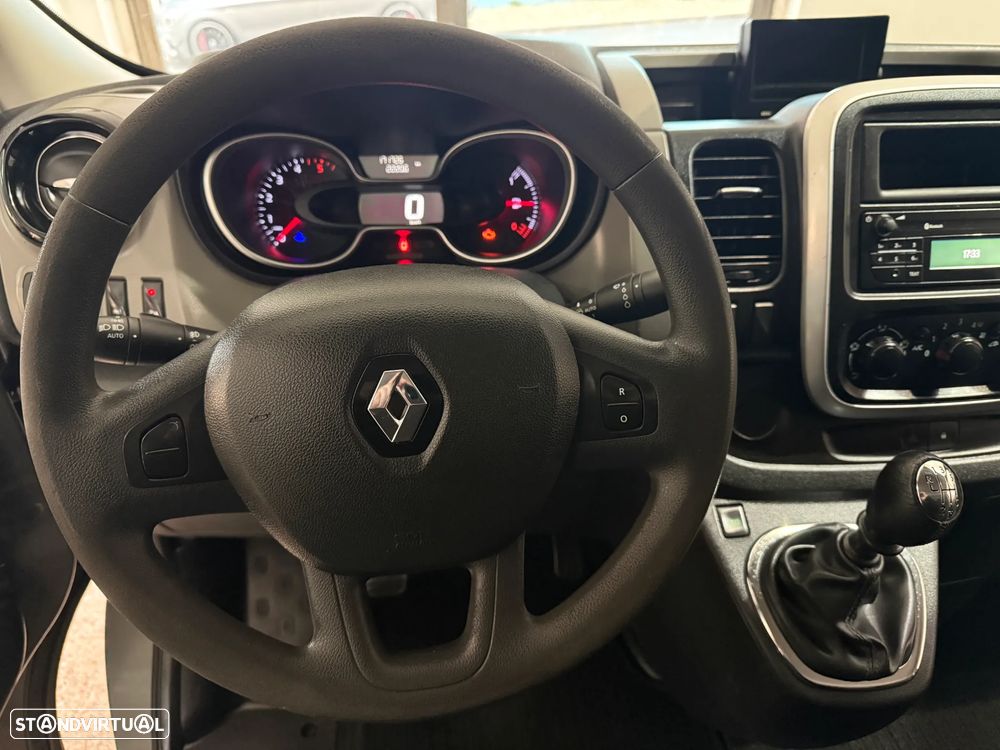 Renault Trafic Longa - 11