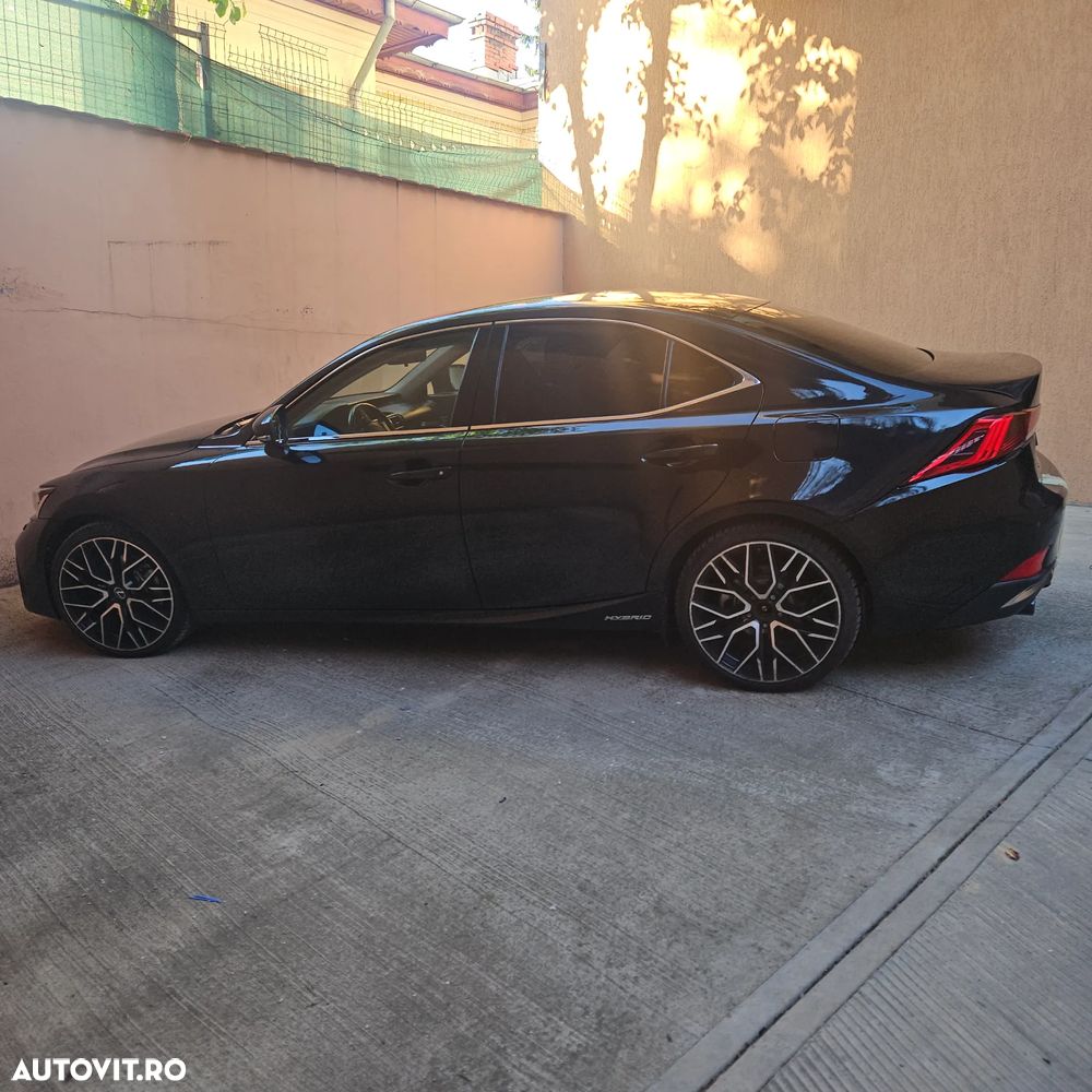 Lexus Seria IS 300h Executive Plus - 14