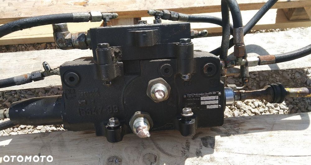 Rozdzielacz hydrauliczny Zawór VOLVO A 25 C A25 Wozidło 1106572 - 4
