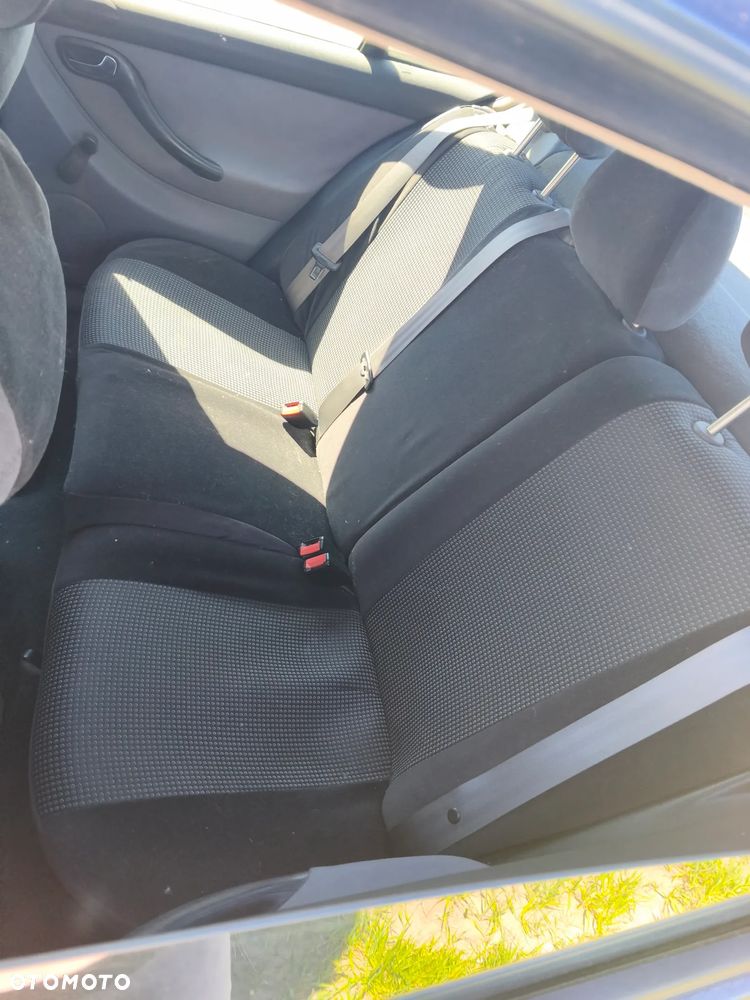 Seat Leon 1.9 TDI Signo - 12