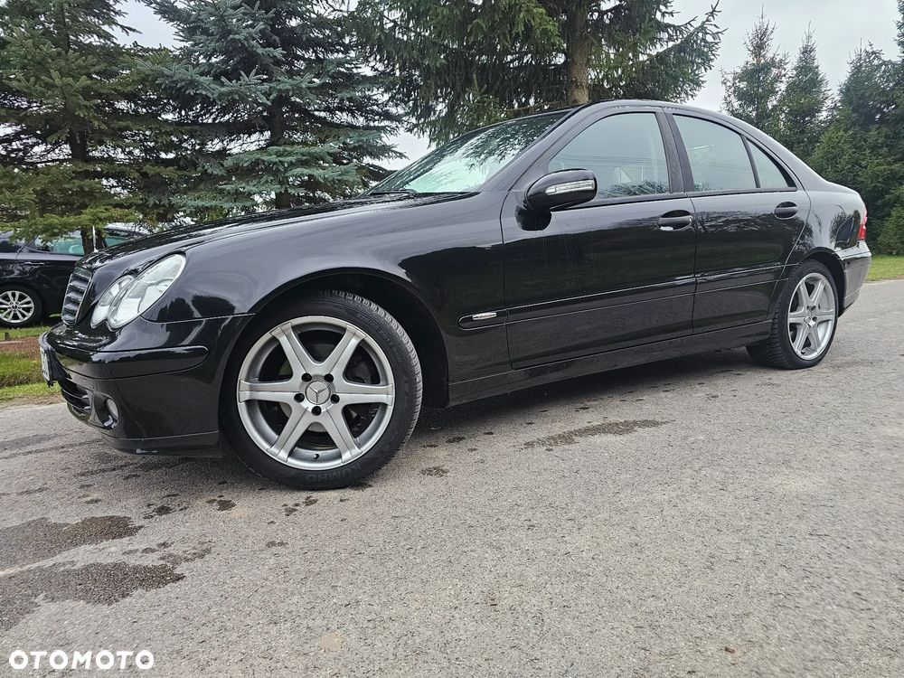 Mercedes-Benz Klasa C 180 Kompressor Classic Sport Edition - 24