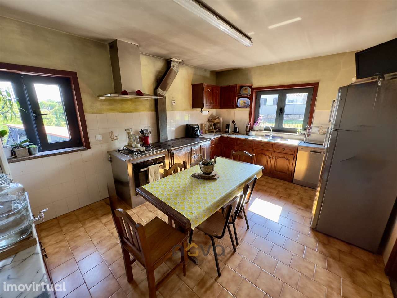 Arcos de Valdevez: T3 com Jardim, Terraço, Cave e Terreno Averbado - Grande imagem: 4/23