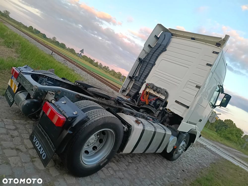 Volvo FH 440 STANDARD MANUAL LODÓWKA KLIMA - 9