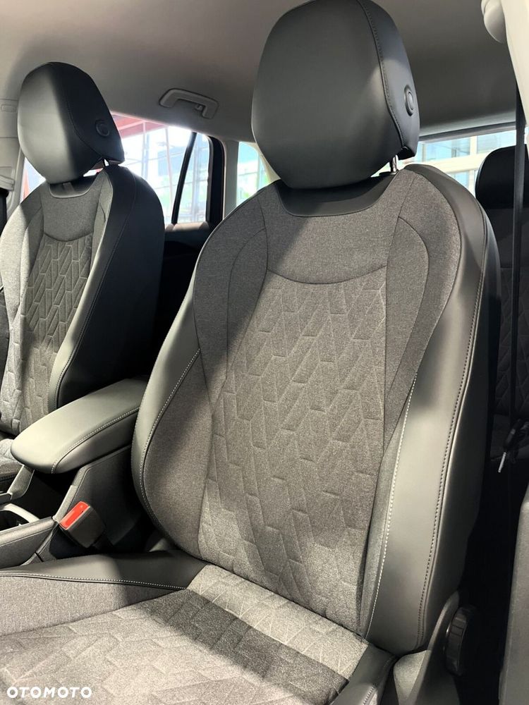 Volkswagen Tiguan - 13