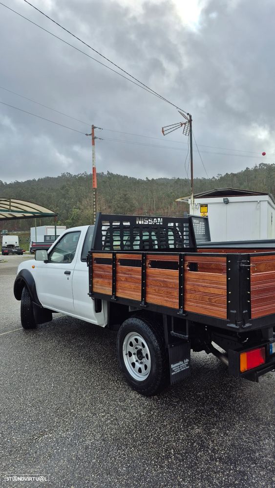 Nissan D22 - 4