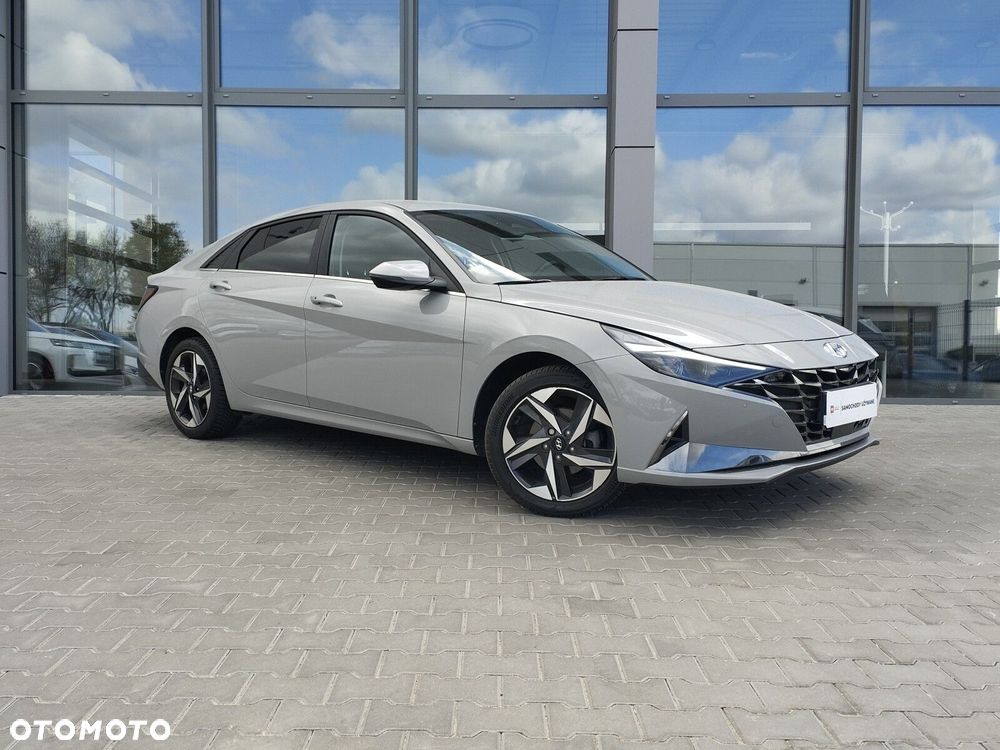 Hyundai Elantra 1.6 Executive CVT - 2