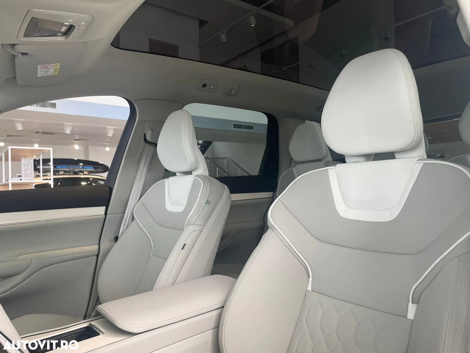 Volvo EX90 - 18