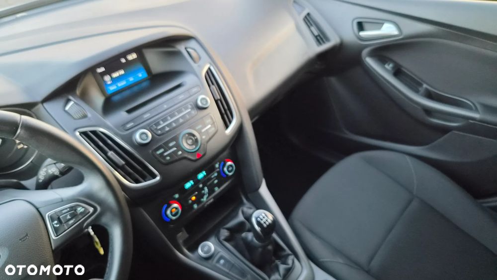 Ford Focus 1.0 EcoBoost Titanium - 17