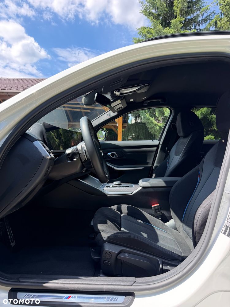 BMW Seria 3 320i M Sport - 14