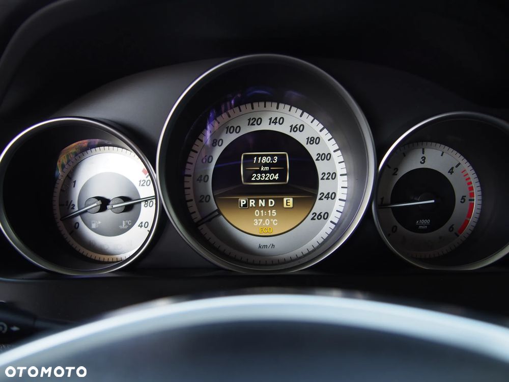 Mercedes-Benz Klasa C 220 CDI DPF (BlueEFFICIENCY) 7G-TRONIC Avantgarde - 8