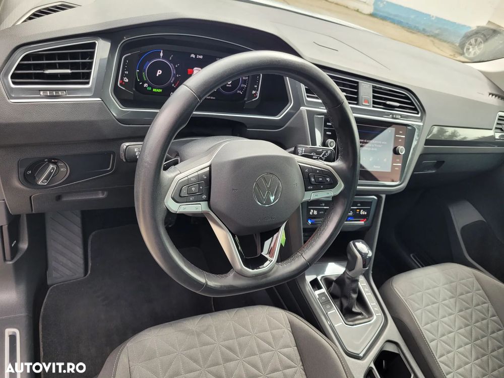 Volkswagen Tiguan - 9