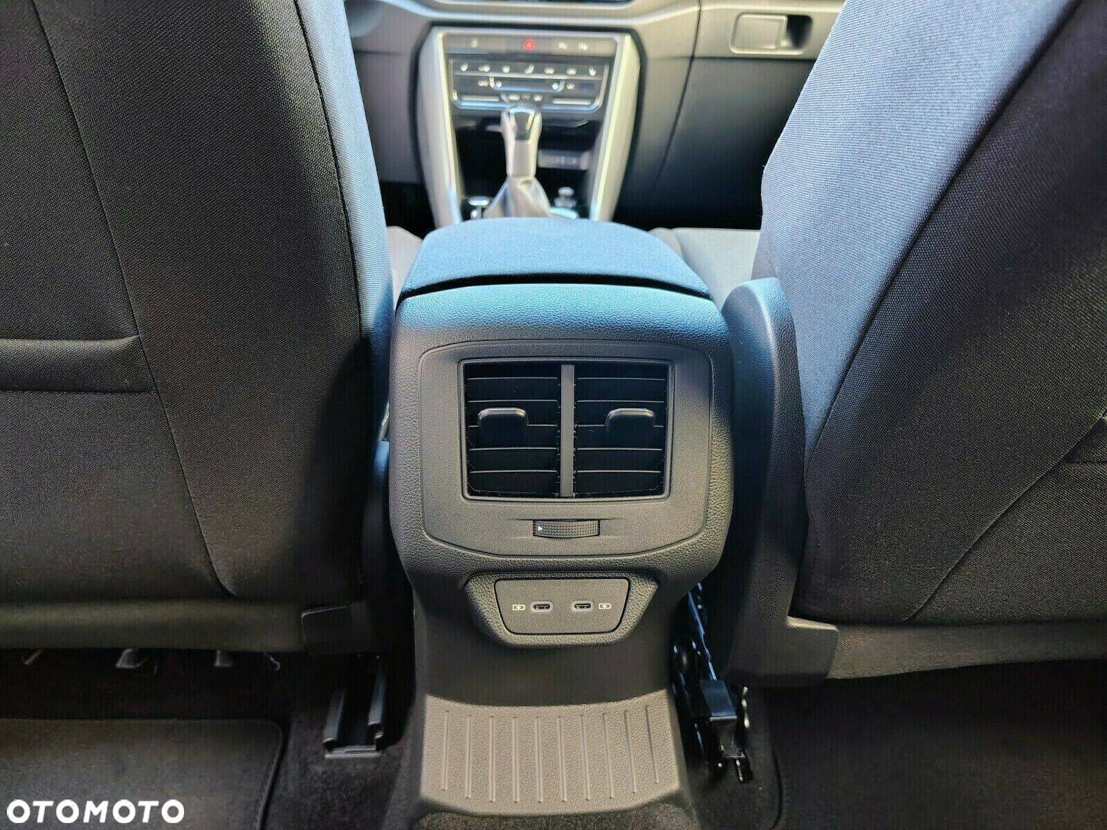 Volkswagen T-Roc - 19