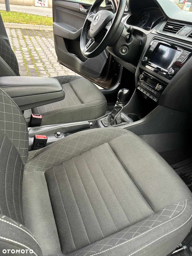 Skoda RAPID 1.0 TSI Style - 24