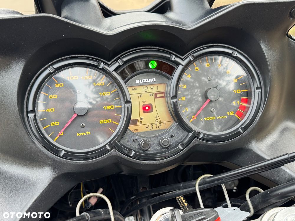 Suzuki V-STROM - 13
