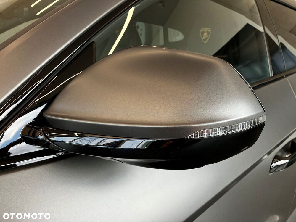 Lamborghini Urus - 32