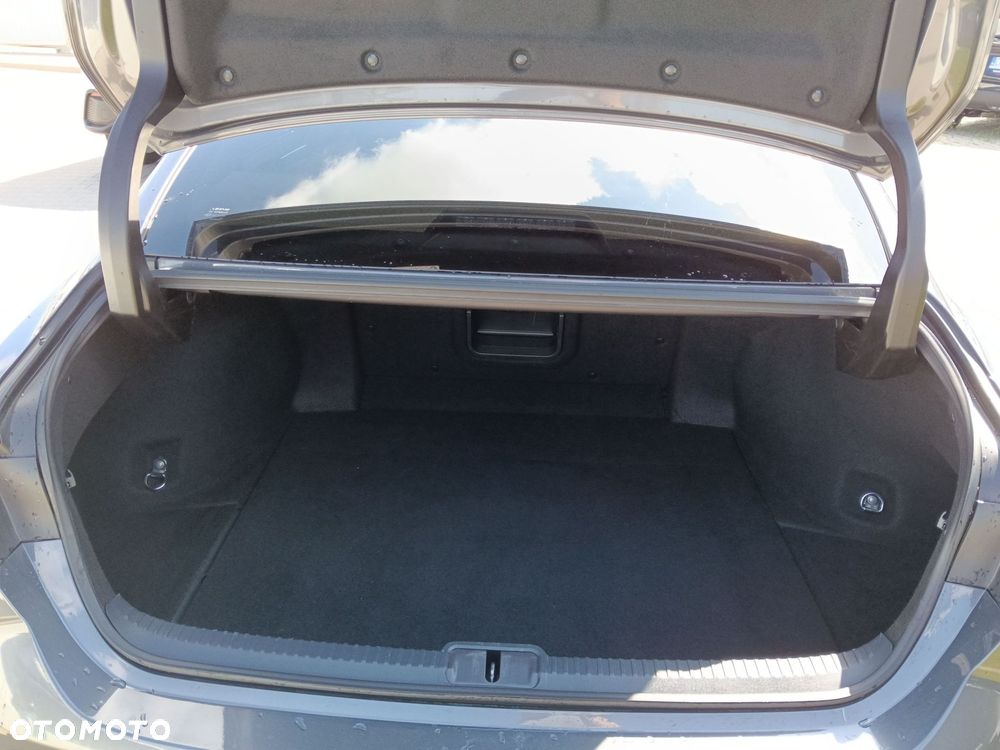 Lexus ES 300h F Sport Edition - 12