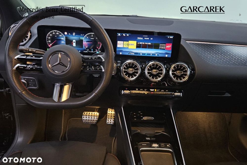 Mercedes-Benz GLA - 16