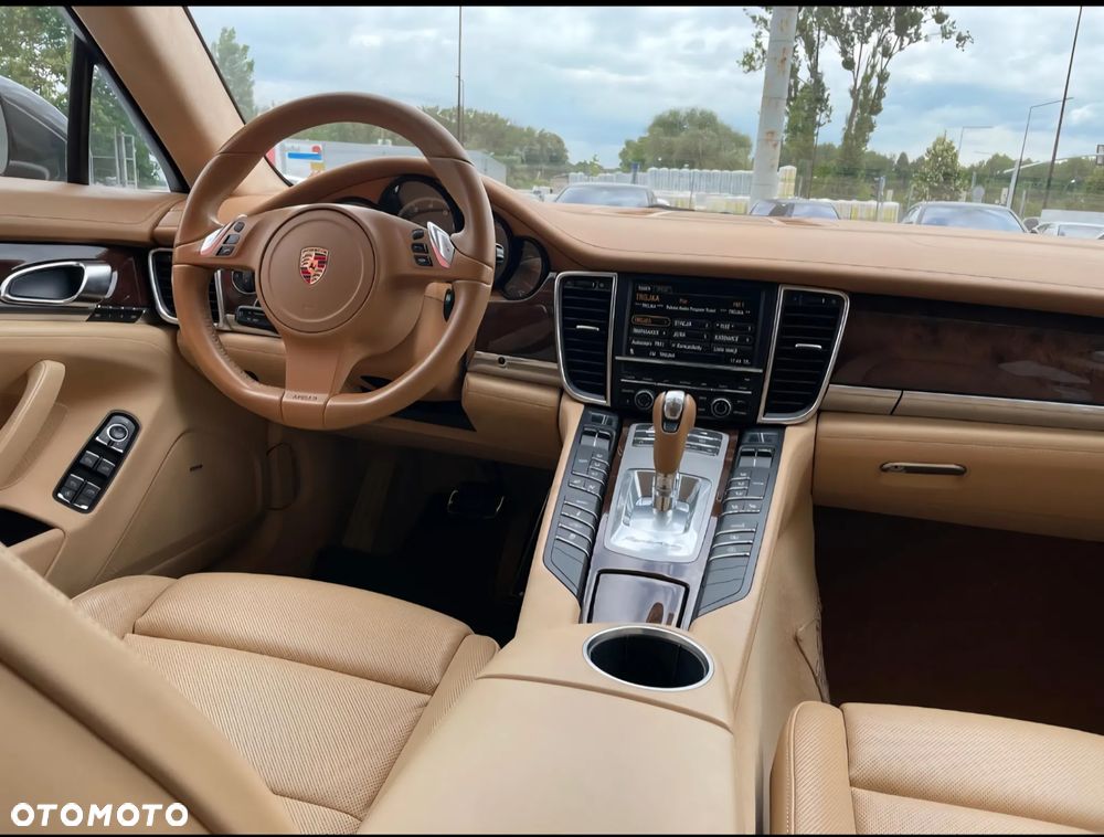 Porsche Panamera Turbo PDK - 3