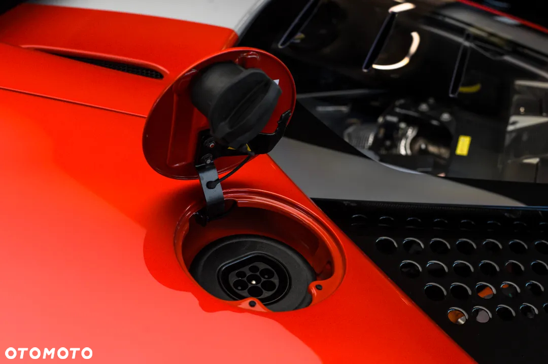 Ferrari SF90 Stradale - 15