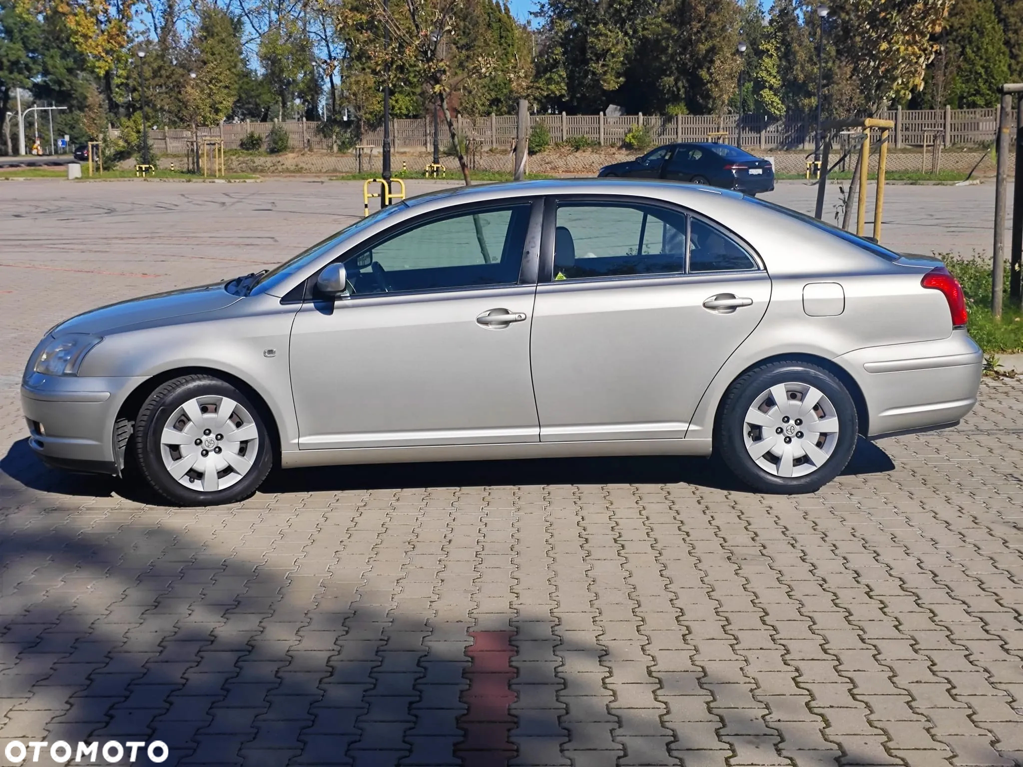 Toyota Avensis 1.8 VVT-i Terra Plus - 23