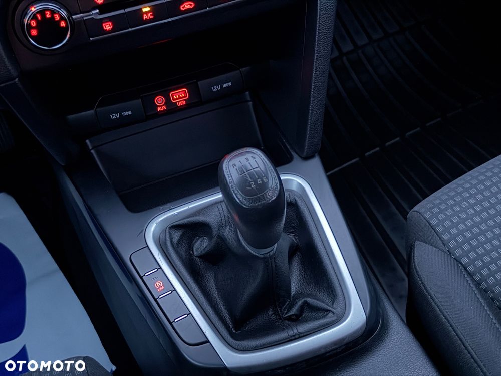 Kia Ceed 1.6 CRDi SCR M - 29