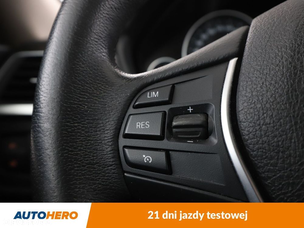 BMW Seria 3 318d Luxury Line - 28