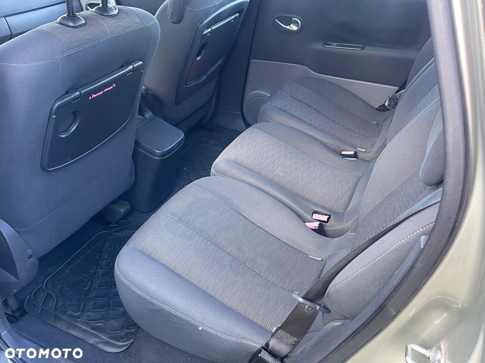 Renault Scenic 1.5 dCi Emotion - 14