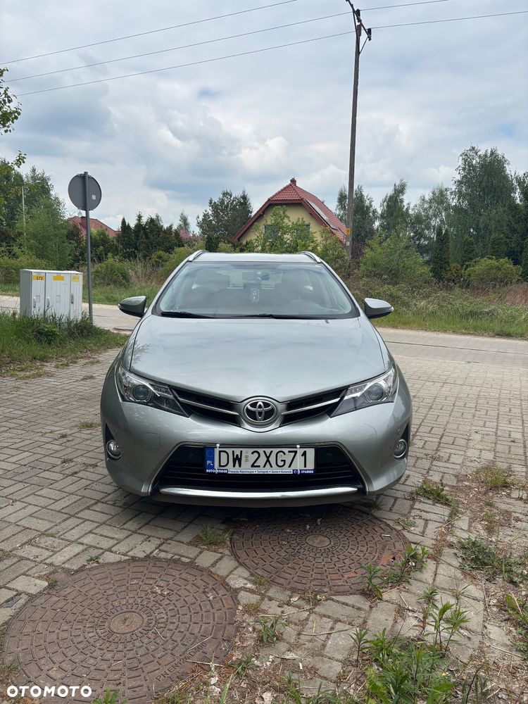 Toyota Auris 1.6 Premium Comfort - 1