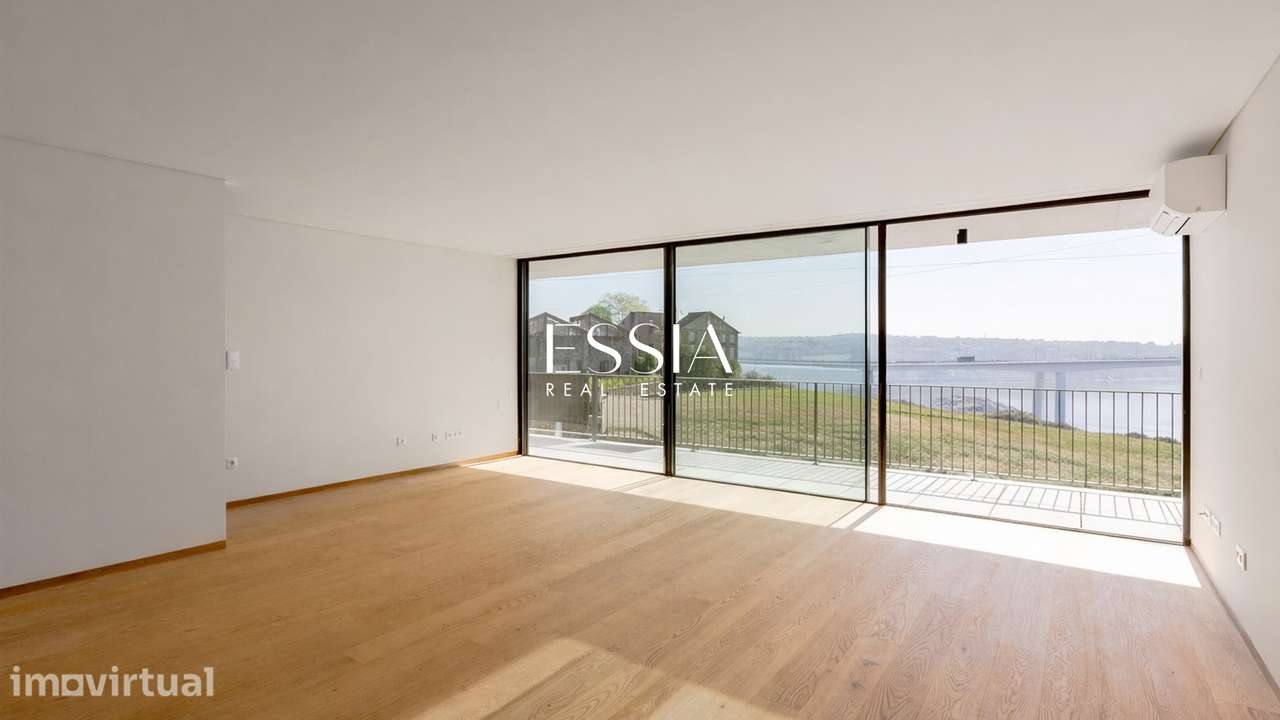 Apartamento T2 Duplex com Varanda no Douro 39 - Grande imagem: 3/32