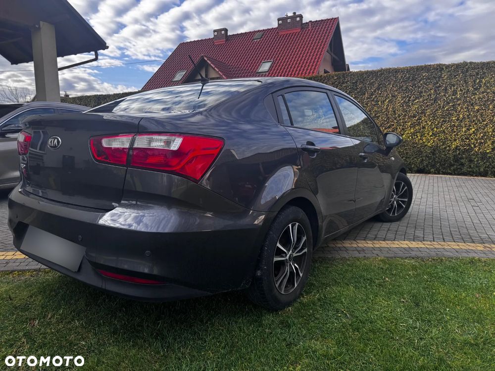 Kia Rio - 3