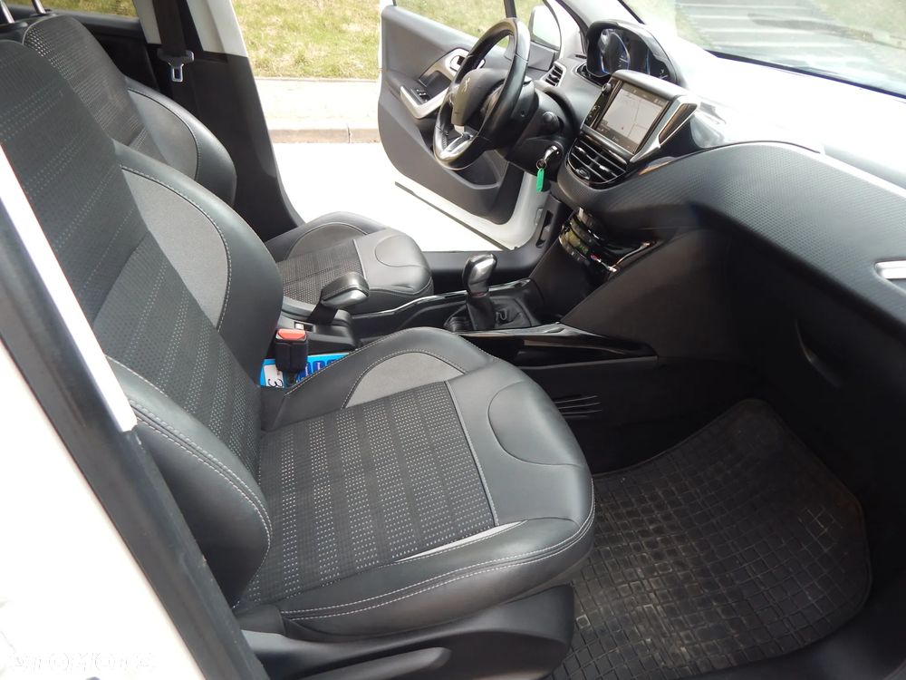 Peugeot 2008 PureTech 110 Stop&Start Crossway - 19