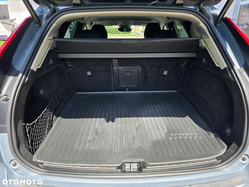 Volvo XC 60 ver-b4-d-plus-dark - 9
