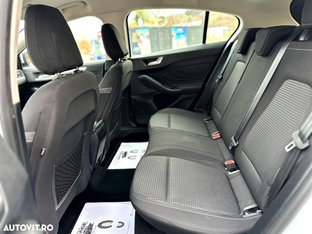 Ford Focus 1.0 EcoBoost Trend Edition - 14