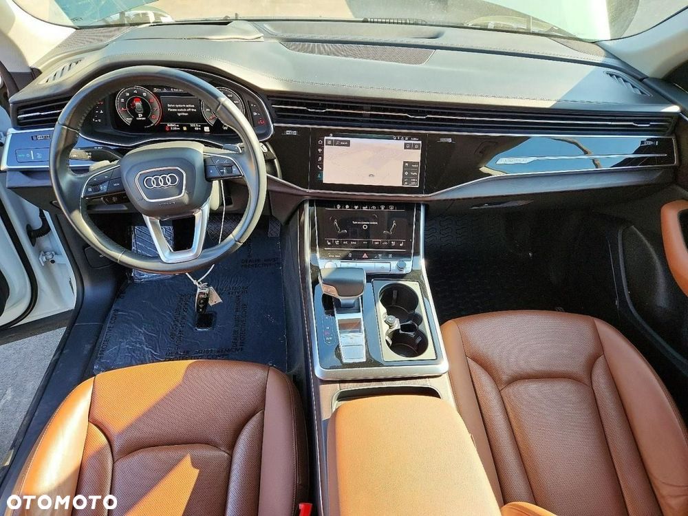 Audi Q8 - 8