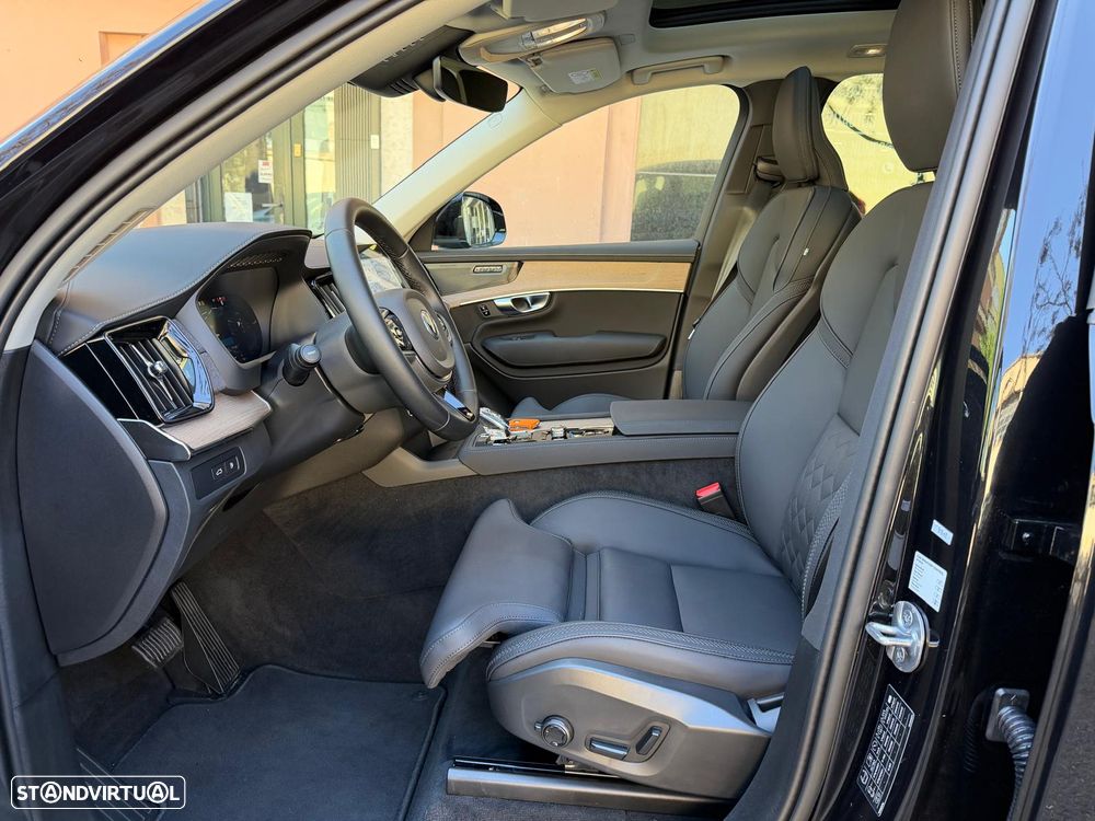 Volvo XC 90 T8 AWD Ultra Black Edition - 24
