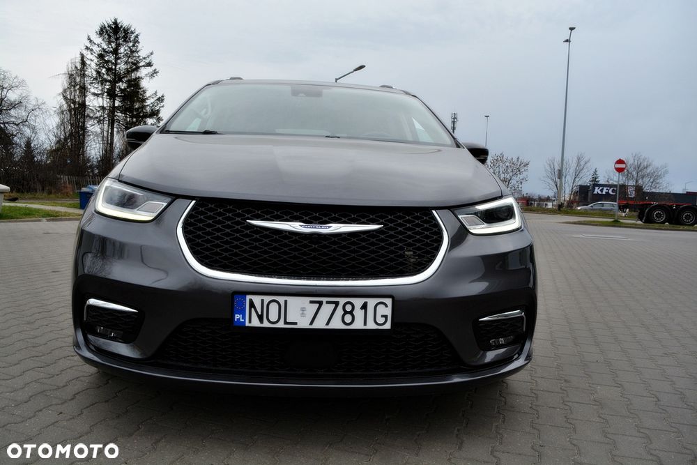 Chrysler Pacifica - 11