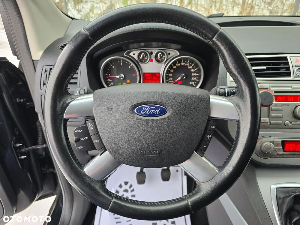 Ford Kuga 2.0 TDCi 2x4 Trend - 28
