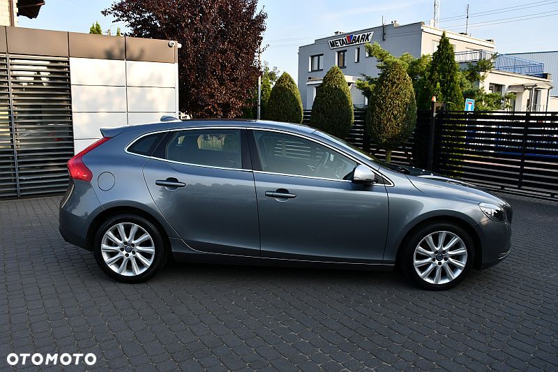 Volvo V40 T3 Momentum - 27