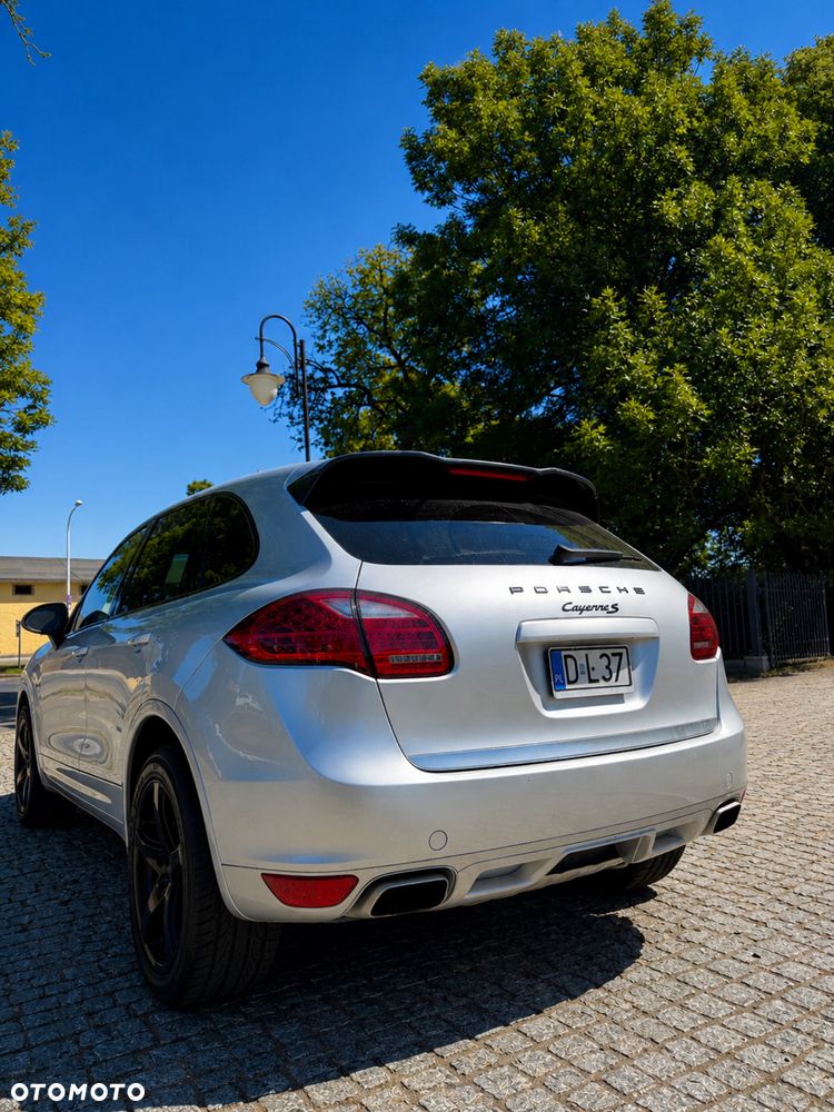 Porsche Cayenne - 2