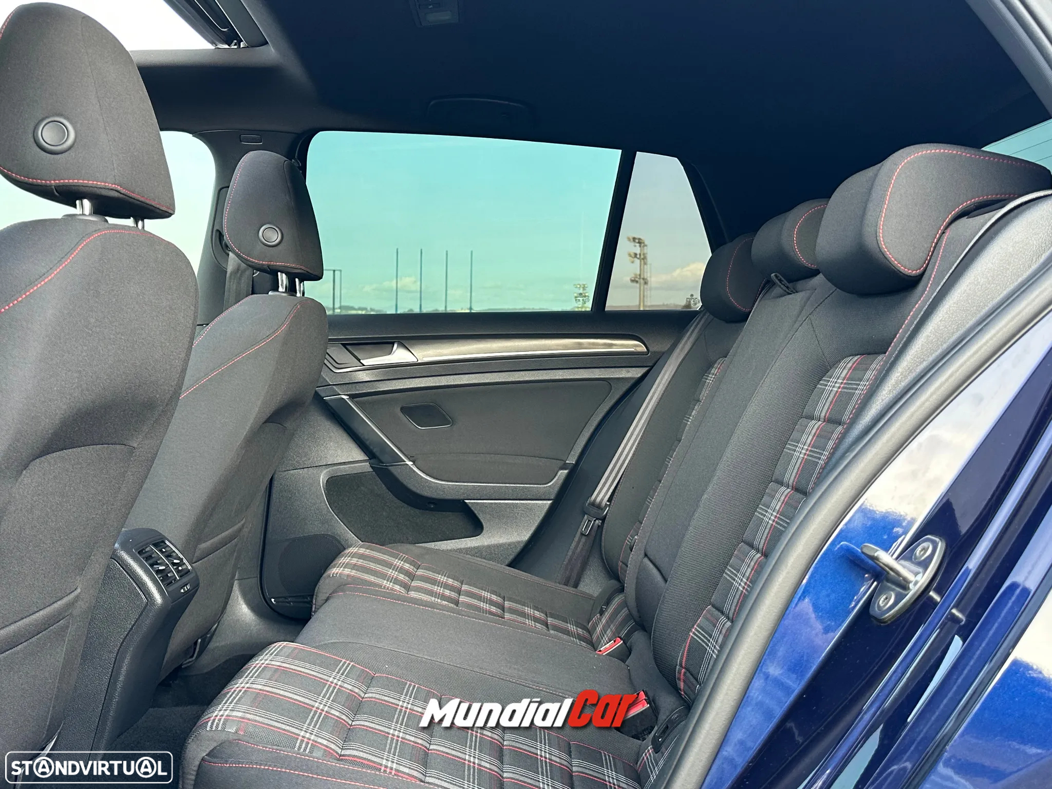 VW Golf 2.0 TSI GTI DSG Performance - 12